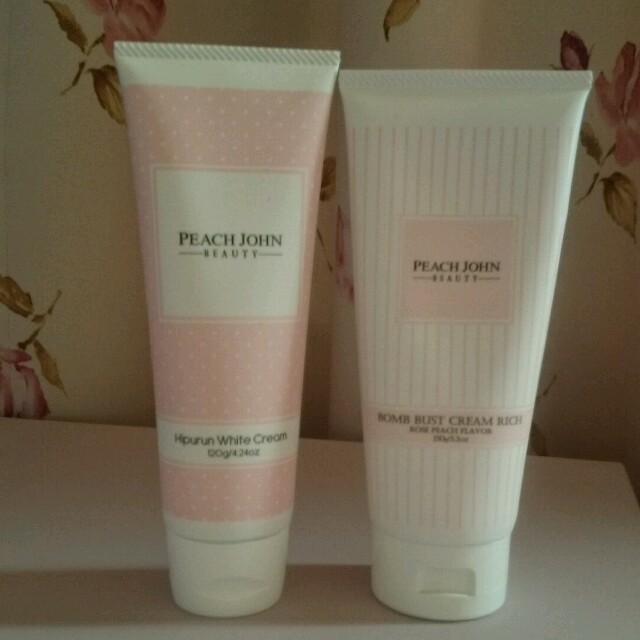 PEACH JOHN(ピーチジョン)のPJ beauty ボムバストクリームリッチ&ヒップルンホワイトクリームset コスメ/美容のボディケア(その他)の商品写真