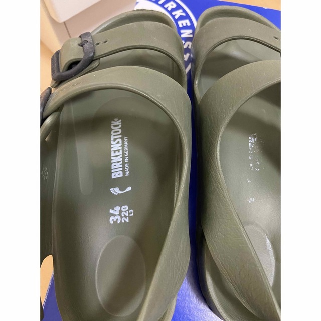 BIRKENSTOCK(ビルケンシュトック)のビルケンシュトック　アリゾナ　キッズ　カーキ　サンダル　22㎝ キッズ/ベビー/マタニティのキッズ靴/シューズ(15cm~)(サンダル)の商品写真