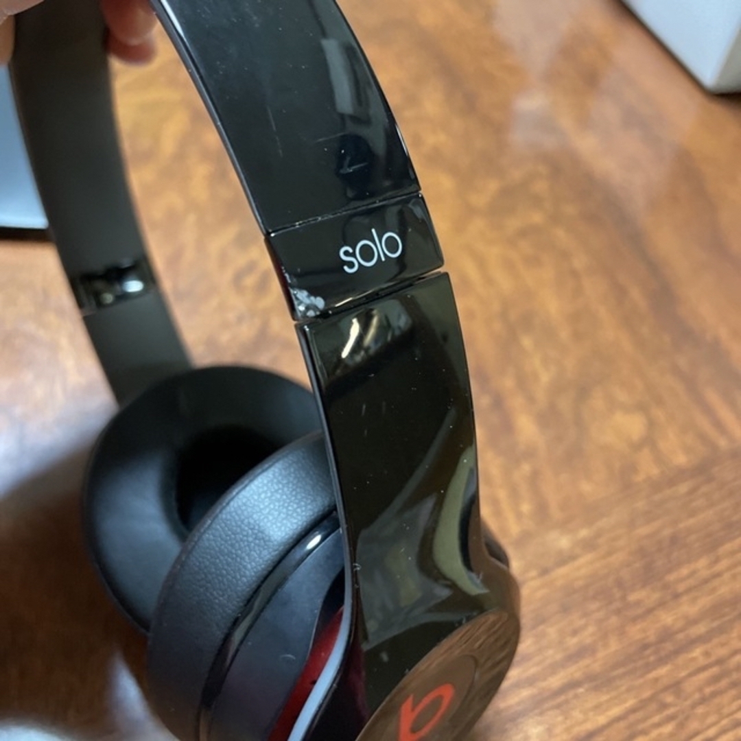 Beats(ビーツ)のBeats Solo2 ビーツ　ヘッドホン　付属品付き スマホ/家電/カメラのオーディオ機器(ヘッドフォン/イヤフォン)の商品写真