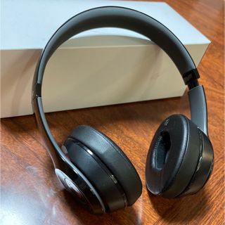 ビーツ(Beats)のBeats Solo2 ビーツ　ヘッドホン　付属品付き(ヘッドフォン/イヤフォン)