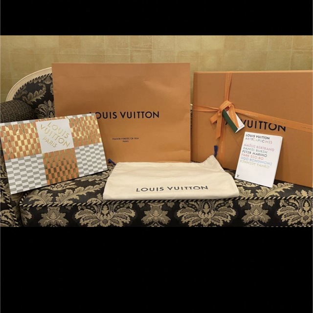 LOUIS VUITTON(ルイヴィトン)の限定　カプシーヌ　アーティ　パク・ソボ レディースのバッグ(ハンドバッグ)の商品写真