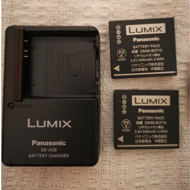 Panasonic(パナソニック)のLUMIX DMC-FX70 シルバー 【中古品】デジタルカメラ スマホ/家電/カメラのカメラ(コンパクトデジタルカメラ)の商品写真