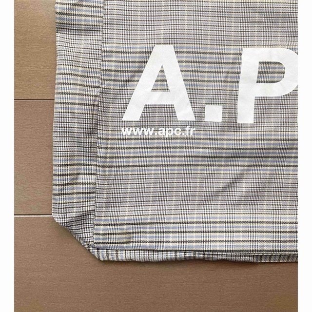 A.P.C(アーペーセー)のA.P.C チェック トートバッグ レディースのバッグ(トートバッグ)の商品写真