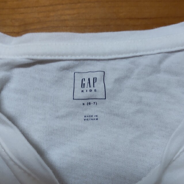 GAP Kids(ギャップキッズ)のgap　白Tシャツ　長袖　120 キッズ/ベビー/マタニティのキッズ服女の子用(90cm~)(Tシャツ/カットソー)の商品写真