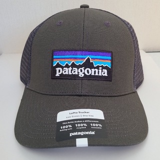 パタゴニア(patagonia)のパタゴニア P-6ロゴ LoPro Trucker Hat　(キャップ)