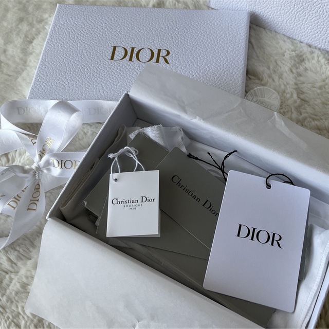 Christian Dior(クリスチャンディオール)のDIORギフト包装 レディースのバッグ(ショップ袋)の商品写真