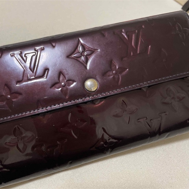 LOUIS VUITTON(ルイヴィトン)のルイヴィトン  ヴェルニ  ポルトフォイユサラ　長財布 レディースのファッション小物(財布)の商品写真