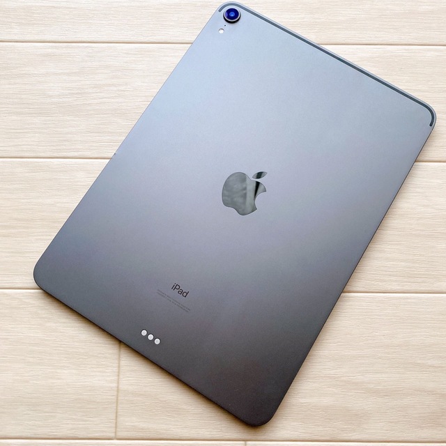 (美品) iPad Pro 11 第ー世代 WiFi 256GB キーボード付き