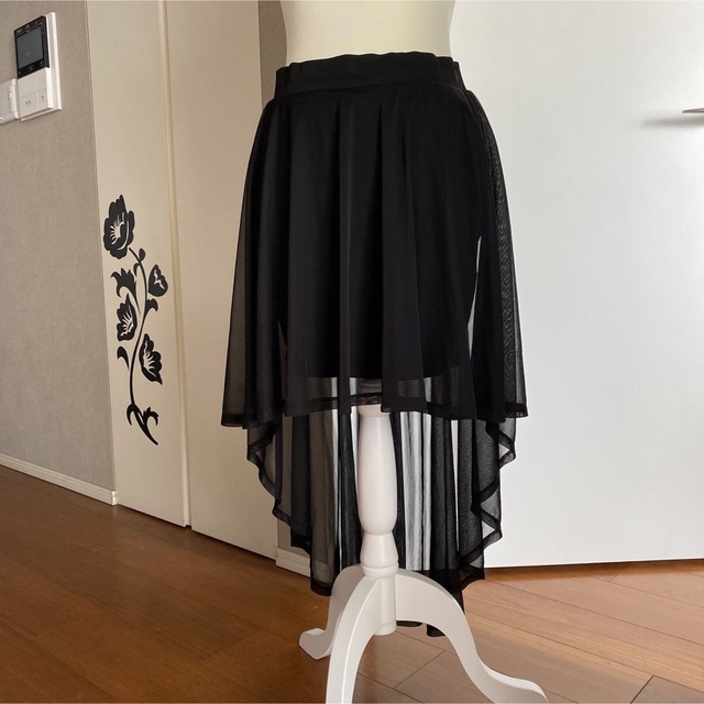 H&M(エイチアンドエム)のH&M  シフォンイレギュラーヘムスカート　黒　EUR40 新品 レディースのスカート(ひざ丈スカート)の商品写真