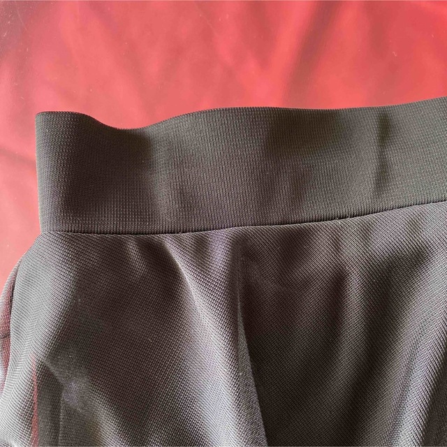 H&M(エイチアンドエム)のH&M  シフォンイレギュラーヘムスカート　黒　EUR40 新品 レディースのスカート(ひざ丈スカート)の商品写真