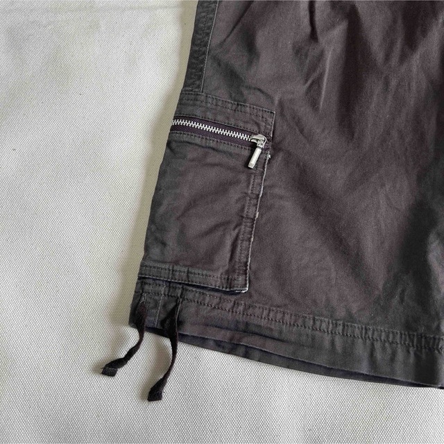 BURBERRY BLACK LABEL(バーバリーブラックレーベル)のBURBERRY BLACK LABEL Short Cargo Pants メンズのパンツ(ショートパンツ)の商品写真