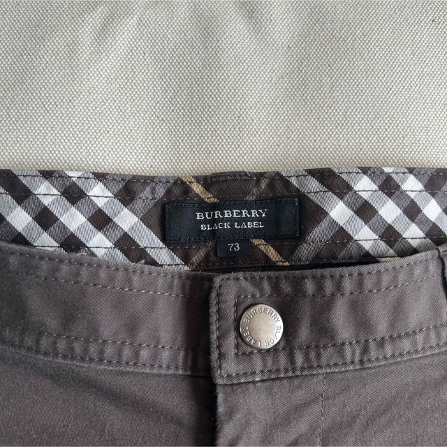 BURBERRY BLACK LABEL(バーバリーブラックレーベル)のBURBERRY BLACK LABEL Short Cargo Pants メンズのパンツ(ショートパンツ)の商品写真