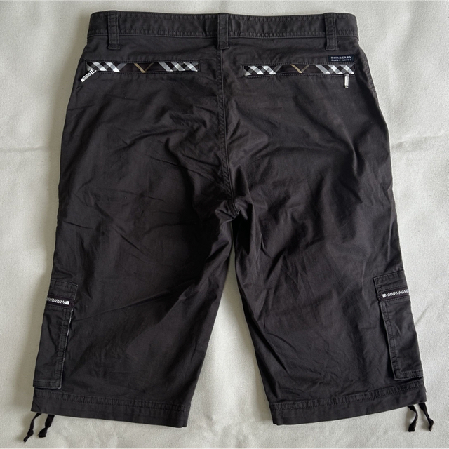 BURBERRY BLACK LABEL(バーバリーブラックレーベル)のBURBERRY BLACK LABEL Short Cargo Pants メンズのパンツ(ショートパンツ)の商品写真