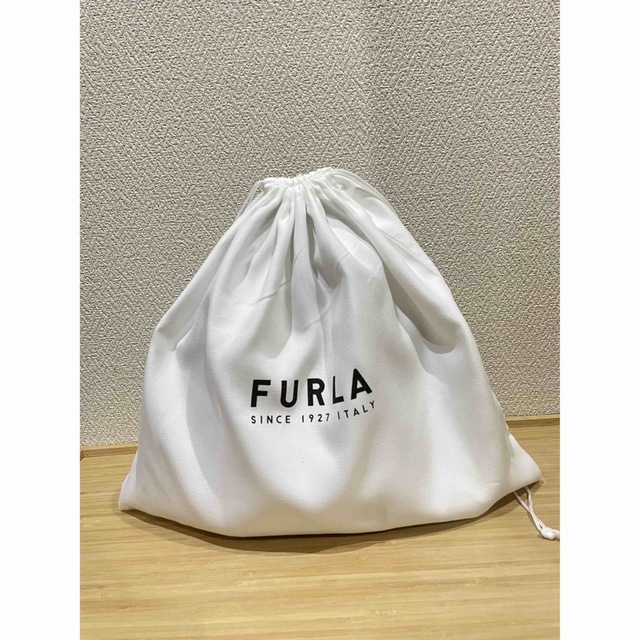 Furla(フルラ)の新品未使用◆FURLA MIASTELLA ドーム ミニ Greige レディースのバッグ(ショルダーバッグ)の商品写真