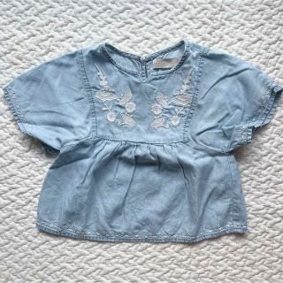 ザラキッズ(ZARA KIDS)のZARA ザラ ベビーガール　デニム風半袖ブラウス　80サイズ(9〜12ヶ月)(シャツ/カットソー)