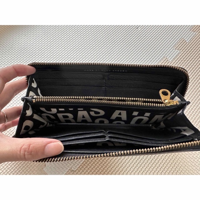 MARC BY MARC JACOBS(マークバイマークジェイコブス)のマークバイマークジェイコブスの長財布 レディースのファッション小物(財布)の商品写真