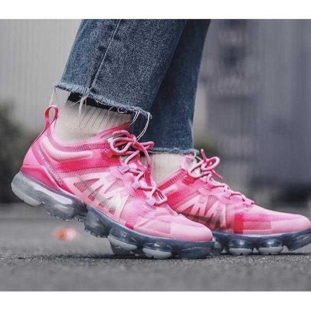 NIKE(ナイキ)のナイキ エアヴェイパーマックス 2019 クリーム ライト ボーン W レディースの靴/シューズ(スニーカー)の商品写真