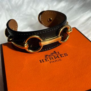 エルメス(Hermes)の【極美品】HERMES レザー　バングル　ブラック　ゴールド金具(ブレスレット/バングル)