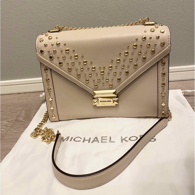 祝開店！大放出セール開催中 MK MK官網 經典款 マイケルコース（MICHAEL 【正規品】MICHAEL Whitney  KORS）WHITNEY｜ホイットニー｜ラージ KORS 女款翻蓋側肩包 WHITNEY 大號羊皮信封包 ラージショルダー - -スタッズ バッグ