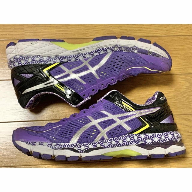 asics(アシックス)のAsics GEL-KAYANO 22 TOKYO 22東京マラソン限定シューズ レディースの靴/シューズ(スニーカー)の商品写真