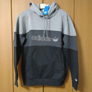 アディダス(adidas)のアディダス　パーカー　新品(パーカー)