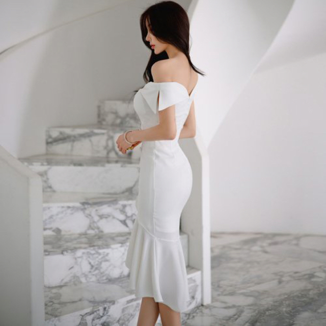 【本日限定セール】ROBEジャンル 韓国ファッション マーメイドキャバドレス 白 レディースのフォーマル/ドレス(ナイトドレス)の商品写真