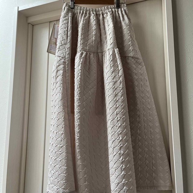 しまむら(シマムラ)のフクレティアードスカート新品未使用タグ　MP レディースのスカート(ロングスカート)の商品写真