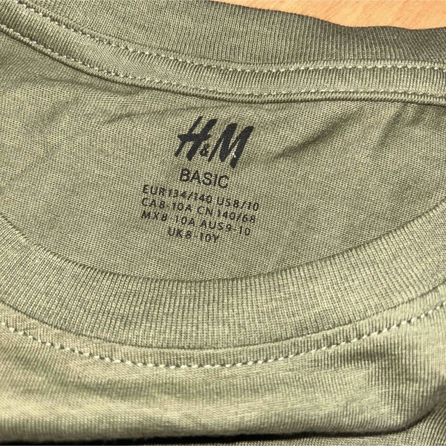 H&M(エイチアンドエム)の【新品】H&MロンT140㌢ キッズ/ベビー/マタニティのキッズ服男の子用(90cm~)(Tシャツ/カットソー)の商品写真