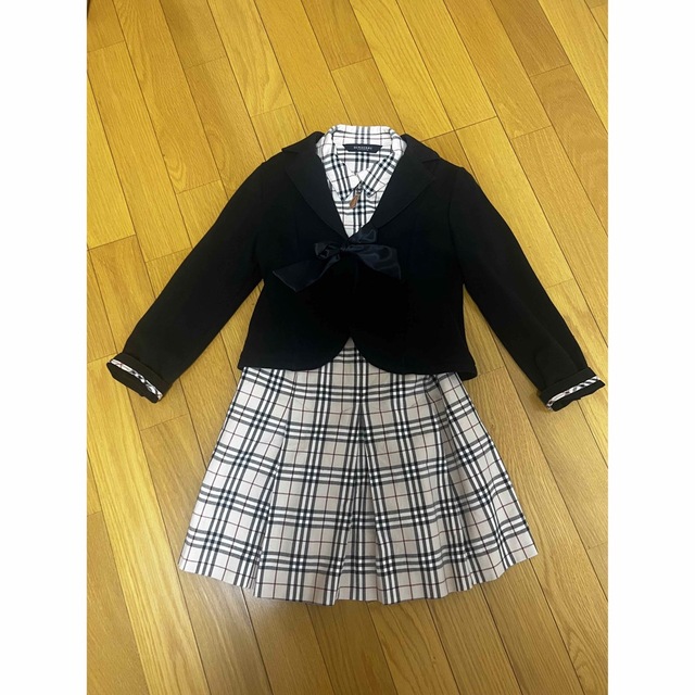 BURBERRY(バーバリー)のBurberryワンピース&ジャケット（サイズ120） キッズ/ベビー/マタニティのキッズ服女の子用(90cm~)(ドレス/フォーマル)の商品写真