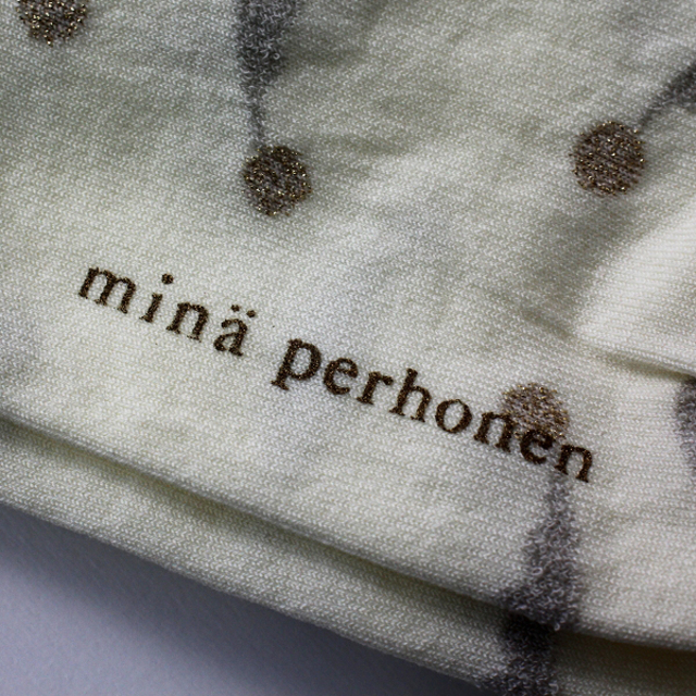 mina perhonen(ミナペルホネン)の未使用 mina perhonen ミナペルホネン feather seed ニットタイツ 36-38/アイボリー 小物(B)【2400013278546】 レディースのパンツ(カジュアルパンツ)の商品写真