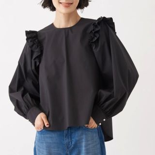 レリアン(leilian)のhiromayu様専用　nemika フリルショルダーブラウス(シャツ/ブラウス(長袖/七分))