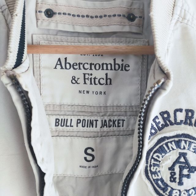 Abercrombie&Fitch(アバクロンビーアンドフィッチ)のアバクロンビー&フィッチ BULL POINT JACKET S ダメージ加工 メンズのジャケット/アウター(その他)の商品写真