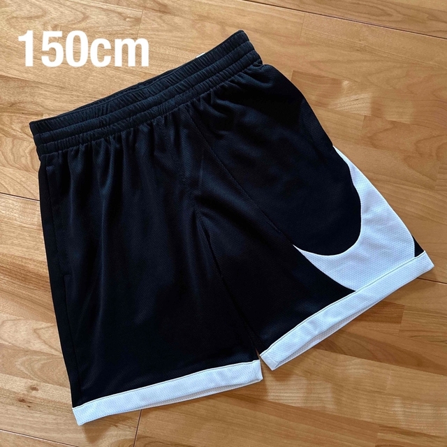 NIKE(ナイキ)のNIKE ジュニア ドライフィット ショートパンツ BLACK 150cm キッズ/ベビー/マタニティのキッズ服男の子用(90cm~)(パンツ/スパッツ)の商品写真