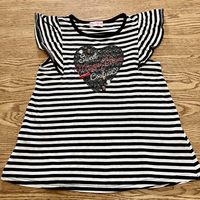 mezzo piano(メゾピアノ)のメゾピアノ　フリルTシャツ　140センチ キッズ/ベビー/マタニティのキッズ服女の子用(90cm~)(Tシャツ/カットソー)の商品写真