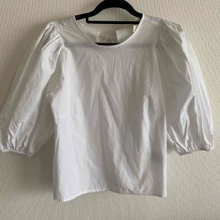 エイチアンドエム(H&M)のH&M パフスリーブ　ブラウス　トップス(シャツ/ブラウス(長袖/七分))