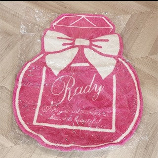 レディー(Rady)の新品　未使用　未開封　Rady マット　ラグ　絨毯　ピンク 香水(ラグ)