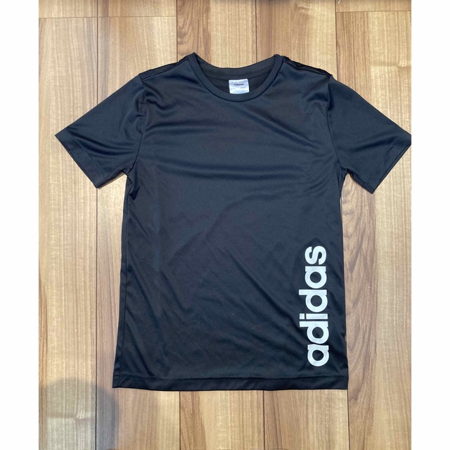 adidas(アディダス)のアディダス  adidas Tシャツ　160cm 黒　 キッズ/ベビー/マタニティのキッズ服男の子用(90cm~)(Tシャツ/カットソー)の商品写真