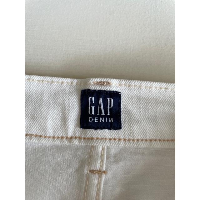 GAP(ギャップ)のGAP デニム白　Cheeky Straight 0/25 レディースのパンツ(デニム/ジーンズ)の商品写真