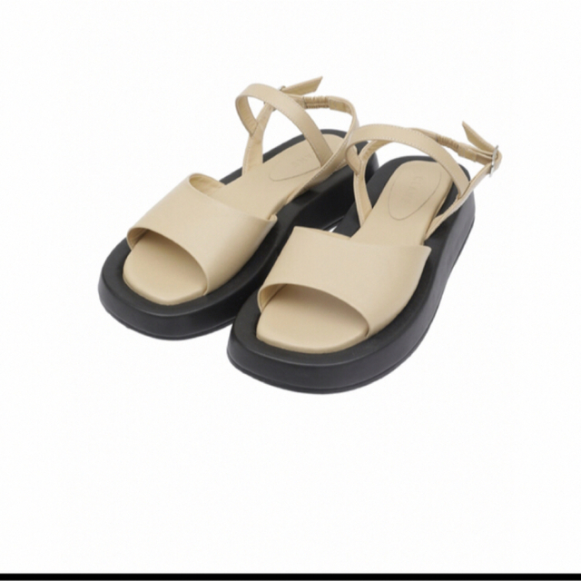 CLANE(クラネ)の新品　CLANE EDGE SOLE CURVE SANDALS サイズ3７ レディースの靴/シューズ(サンダル)の商品写真