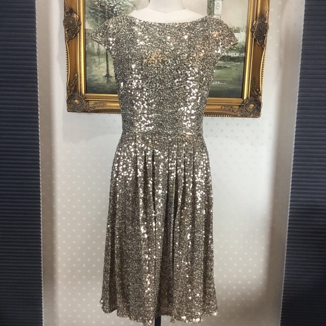 TADASHI SHOJI(タダシショウジ)の新品☆ BADGLEY MISCHKA  サイズ6  スパンコール　217A レディースのワンピース(ひざ丈ワンピース)の商品写真