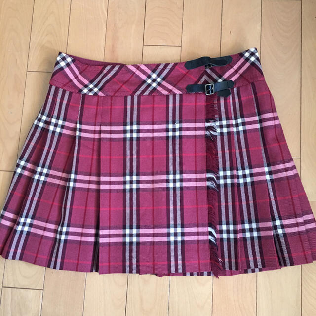 BURBERRY(バーバリー)のりゆ様■バーバリーブルーレーベル☆濃いめのピンクチェックのスカート(サイズ38) レディースのスカート(ミニスカート)の商品写真