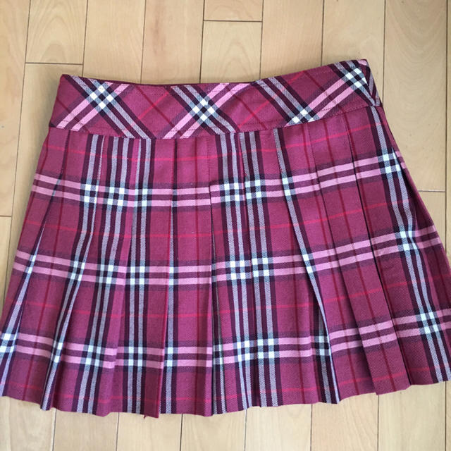 BURBERRY(バーバリー)のりゆ様■バーバリーブルーレーベル☆濃いめのピンクチェックのスカート(サイズ38) レディースのスカート(ミニスカート)の商品写真