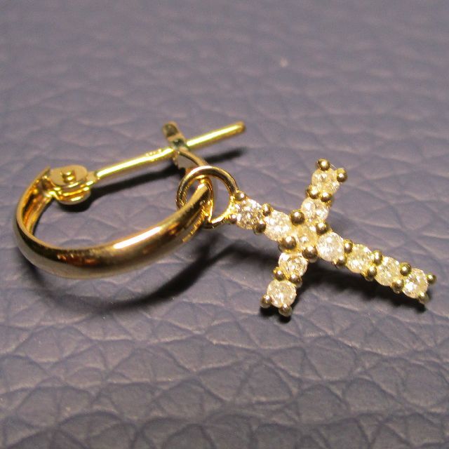 メンズ【新品】18金/k18/yg/ダイヤモンド0.1ct/クロス/フープピアス メンズのアクセサリー(ピアス(片耳用))の商品写真