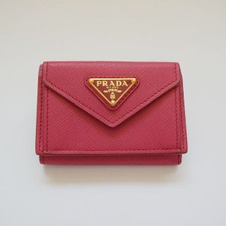 プラダ(PRADA)の【極美品】 PRADA 財布 三つ折り マゼンタ ピンク サフィアーノ(財布)