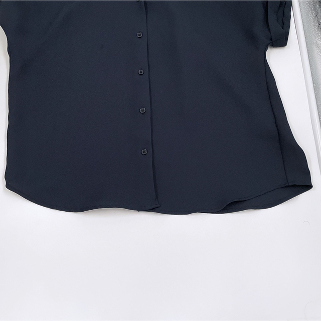 GU(ジーユー)のGU ジーユー エアリーシャツ 半袖 紺 レディースのトップス(シャツ/ブラウス(半袖/袖なし))の商品写真