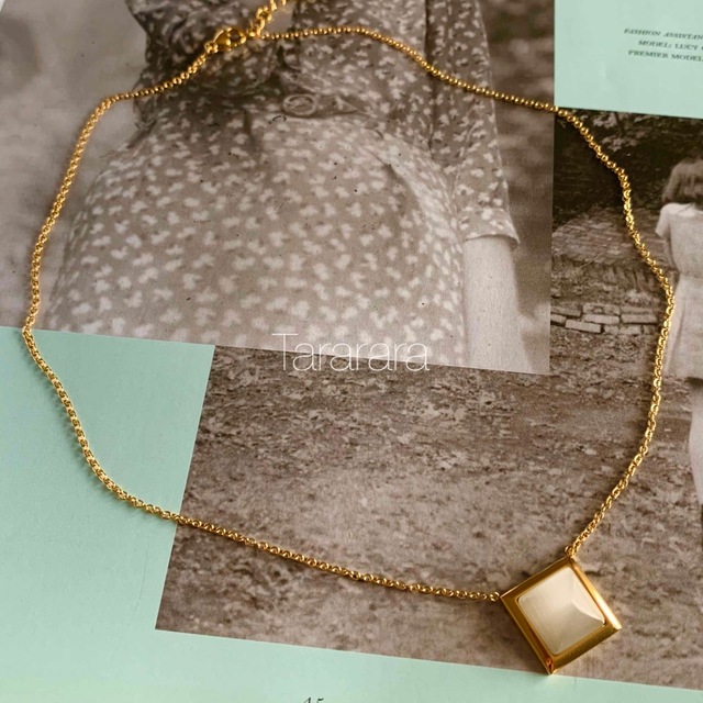 ●stainlessスクエア天然石necklace オパール●金属アレルギー対応 レディースのアクセサリー(ネックレス)の商品写真