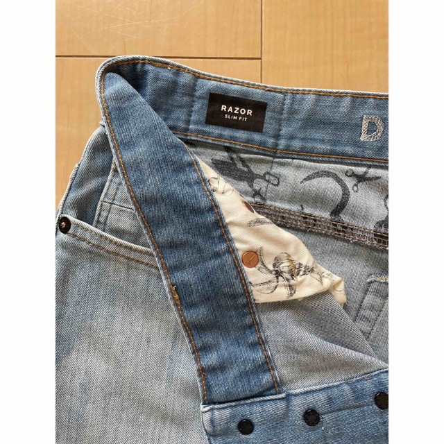 ラッピング対象外 ☆超美品☆デンハム RAZOR SLIM FIT スリムフィット