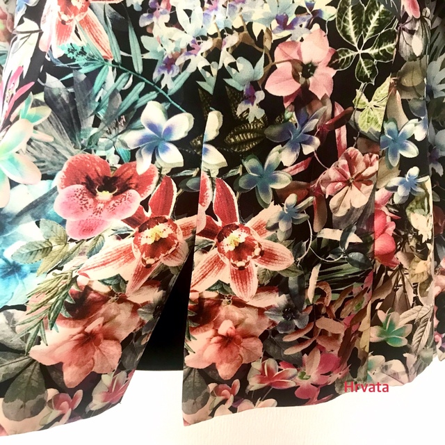 ZARA - ZARA 花柄 ボタニカル柄ジャケット(サイズS)の通販 by ZARA - ZARA 花柄 ボタニカル柄ジャケット(サイズS)の通販 by