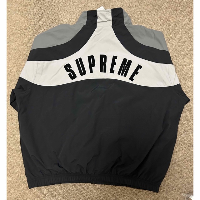 Supreme(シュプリーム)のSupreme / Umbro Track Jacket "Black" メンズのジャケット/アウター(ナイロンジャケット)の商品写真