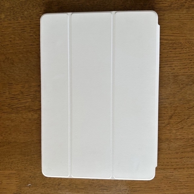 iPad(アイパッド)の【ハチ様専用】ipad pro 10.5 Wi-Fi64GB 純正カバー付き スマホ/家電/カメラのPC/タブレット(タブレット)の商品写真